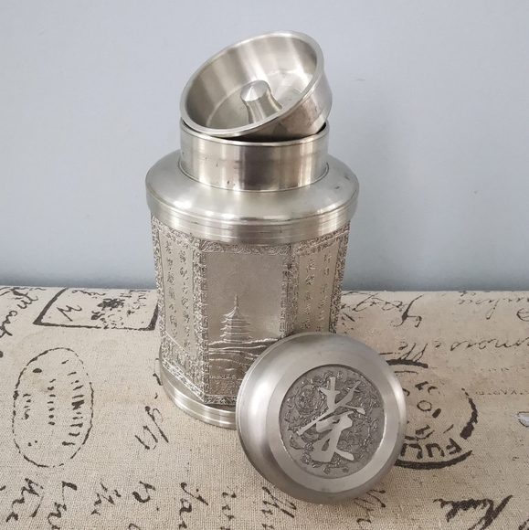 Oriental Octagonal Tin-metal Can - Picture 6 of 7